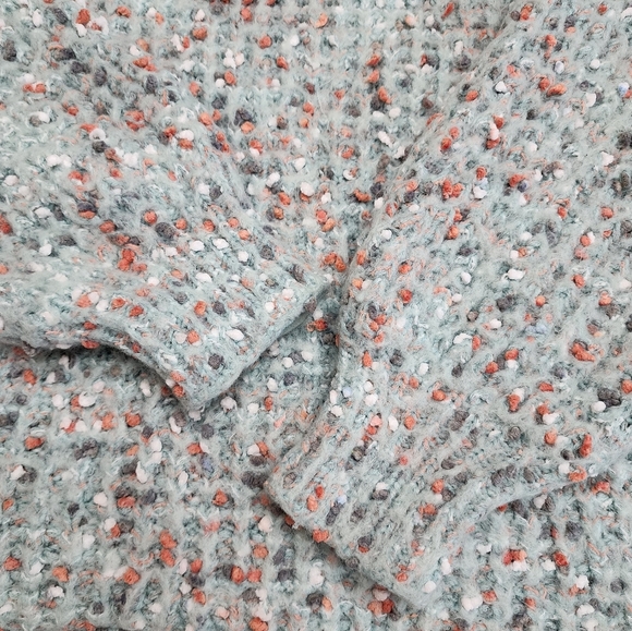 She and sky size M / L oversized sweater shaggy sage green orange  pullover - Picture 3 of 6